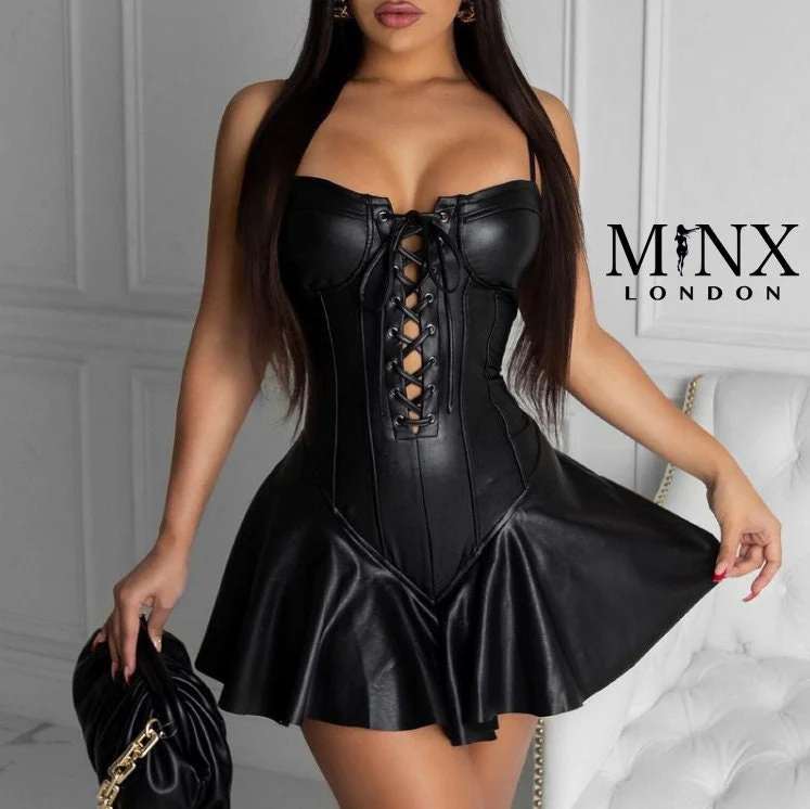 Crni kožni korset – simbol zavodljivosti, stila i samopouzdanja